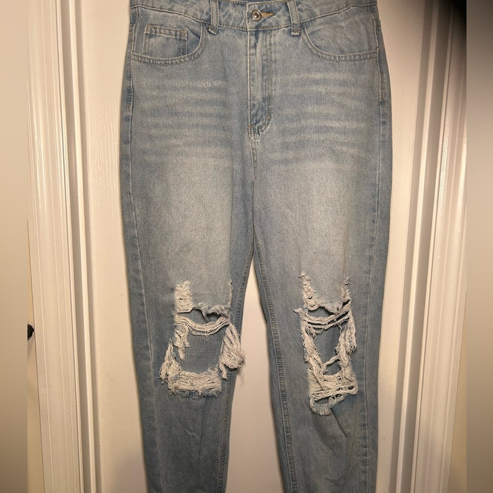 Light Wash Rip Jeans